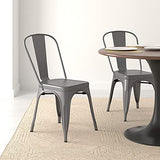 Amazon Basics Lot de 4 chaises de salle à manger empilables en métal avec dossier pour bistrot, cuisine, intérieur et extérieur, Gris Foncé, 51 x 43 x 85 cm