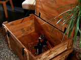 Voyage Vieux Coffre Table basse Cottage cuiseur vapeur Coffre en pin avec vintage Tin Sign Largeur : 110 cm Hauteur : 45 cm Profondeur : 60 cm