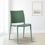 CLP Lot de 2 chaises de Jardin Meton, empilables en Plastique, faciles à Entretenir, résistantes UV, 150 kg Max, Couleur:Olive