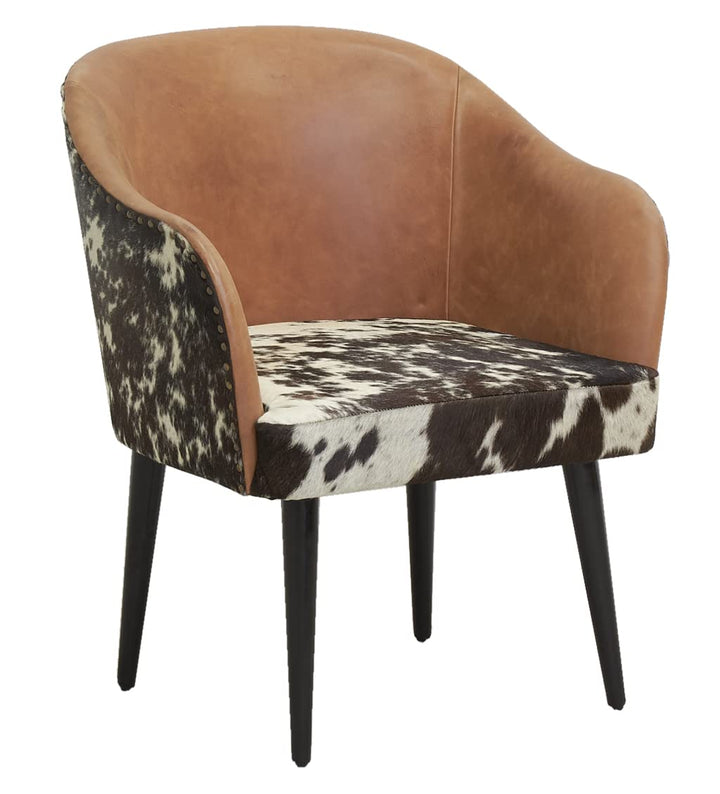 AUBRY GASPARD Fauteuil en Cuir Camel et Peau de Vache AUBRY GASPARD Fauteuil en Cuir Camel et Peau de Vache