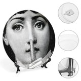 XYTDM Lina Cavalieri Assiette décorative murale avec support et crochet à ressort spécial, 25,4 cm, A4
