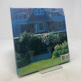 Hamptons: Life Behind the Hedges