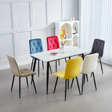 Casa Vital Lot de 4 chaises de salle à manger Tamara 43 x 54 x 91 cm, rembourrées avec tissu doux, coutures décoratives sur le dossier et l'assise, pieds en métal, capacité de charge 120 kg, rouge