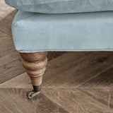 Loberon Canapé Kazimir, rembourrage de qualité, pieds tournés à la main, avec quatre coussins, meubles d'assise, bois de manguier, velours de coton, fibres de polyester, bleu