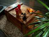 Voyage Vieux Coffre Table basse Cottage cuiseur vapeur Coffre en pin avec vintage Tin Sign Largeur : 110 cm Hauteur : 45 cm Profondeur : 60 cm